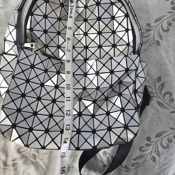 Geometric Silver Backpack - Picture 5 of 6